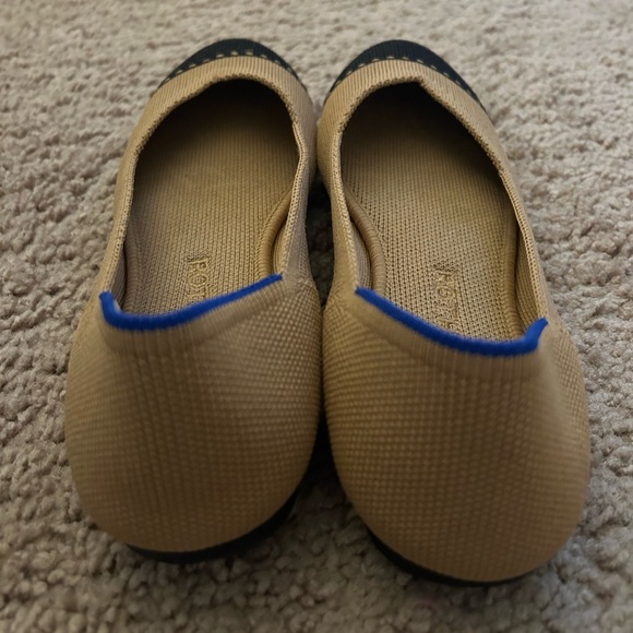 Rothys The Flat Nude/Black 6.5 Like New - Picture 2 of 3